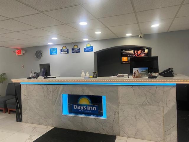 Days Inn By Wyndham Scranton Pa Dickson City Екстериор снимка